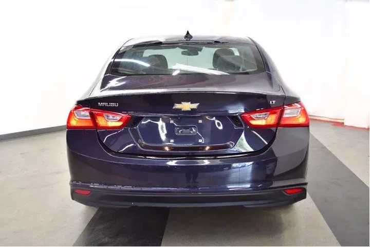 $15994 : Chevrolet Malibu 2023 LT 4dr image 6