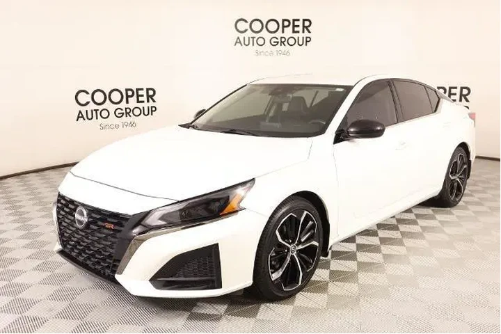 $22735 : Nissan Altima 2024 2.5 SR 4d image 9