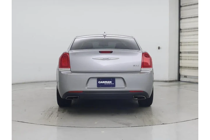 $15998 : Chrysler 300 2018 Limited 4d image 6