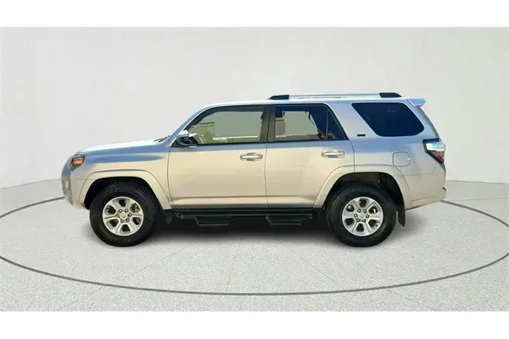 $32079 : Toyota 4Runner 2023 4x2 SR5 image 6