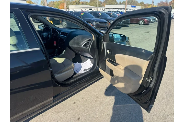 $5980 : 2013 Avenger 4dr Sdn SE image 8