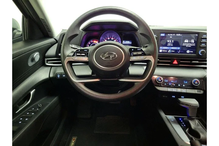 $20998 : Hyundai ELANTRA 2023 SEL 4dr image 10