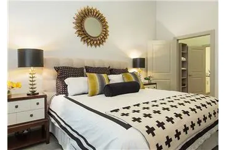 $2098 : Rental property with 0 bedro image 3