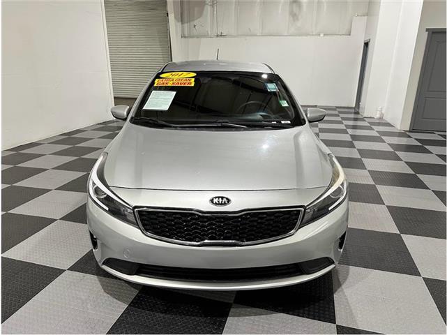 $10499 : 2017 KIA FORTE5 image 2