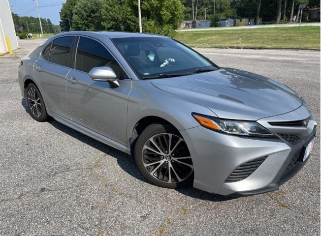 $17590 : PRE-OWNED 2018 TOYOTA CAMRY SE image 7