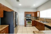 $1500 : Casa de 4 dormitorios y 2 baño thumbnail