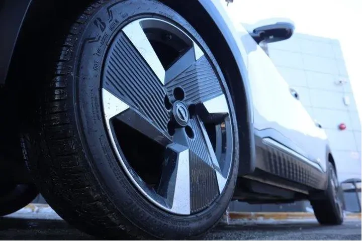 $24769 : Nissan Kicks 2025 AWD SR 4dr image 9