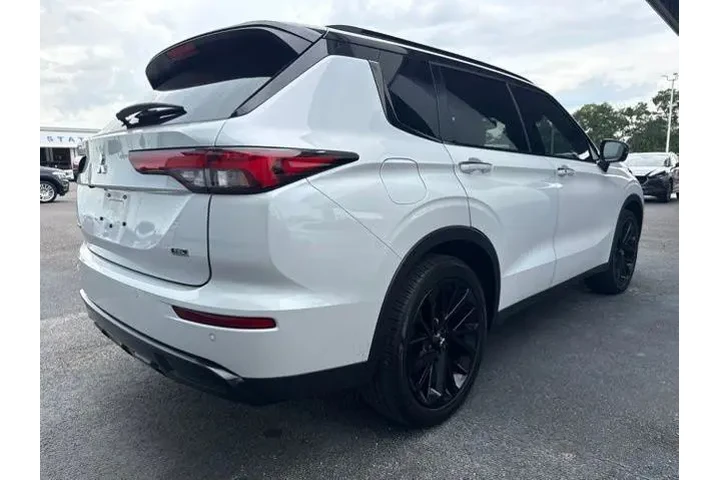 $28996 : Mitsubishi Outlander 2024 SE image 5