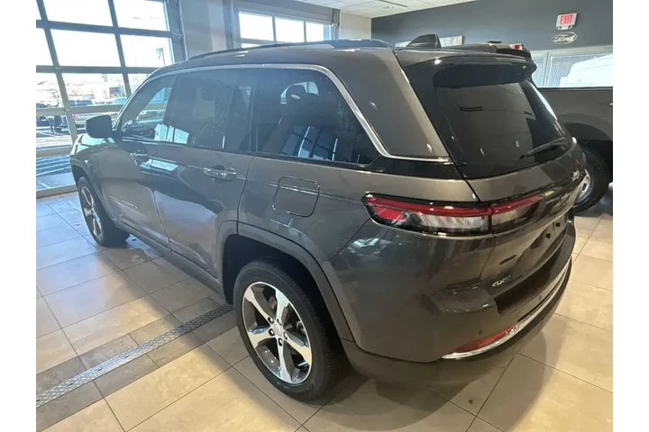 $26988 : Jeep Grand Cherokee 2022 4x4 image 5