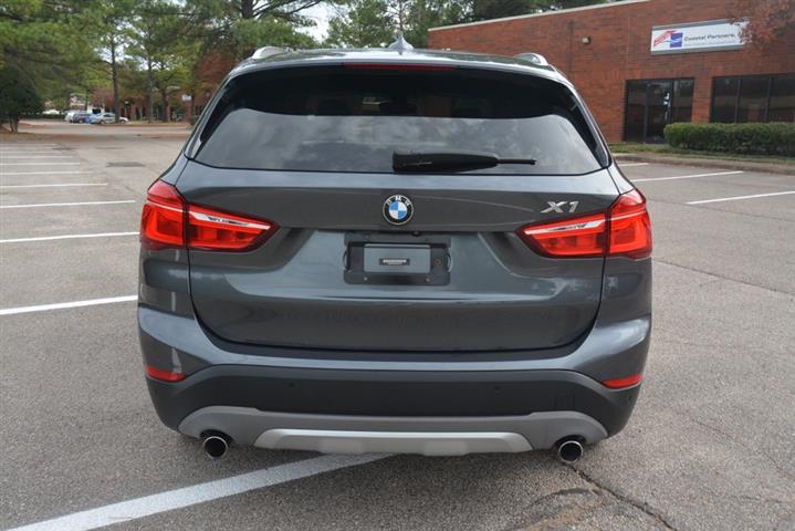 2018 BMW X1 xDrive28i image 7