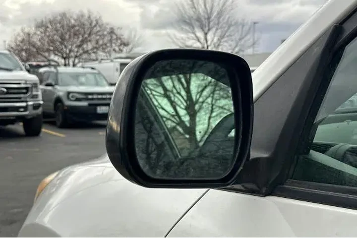 $8995 : Toyota RAV4 2008 4x4 Base 4d image 10