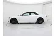 $27998 : Chrysler 300 2022 Touring L thumbnail