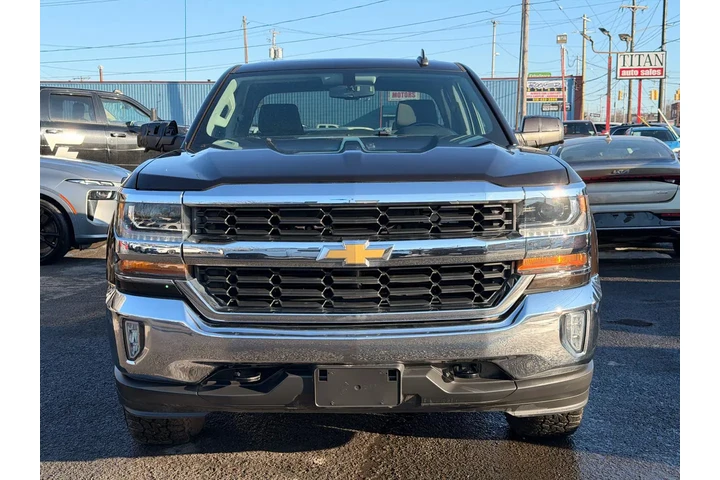 $22900 : 2018 Silverado 1500 image 2