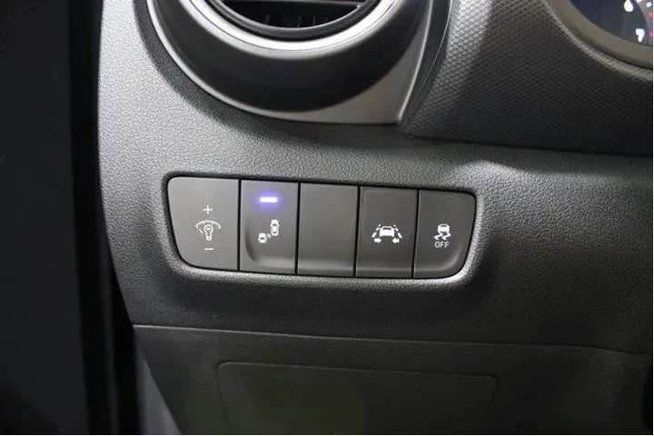 $19985 : Hyundai KONA 2021 SEL 4dr Cr image 6