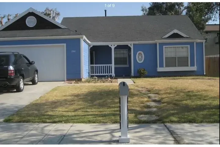 $1400 : Listo Casa image 1
