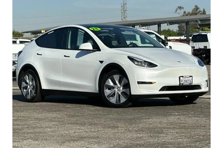 $33520 : Tesla Model Y 2023 AWD Long image 1
