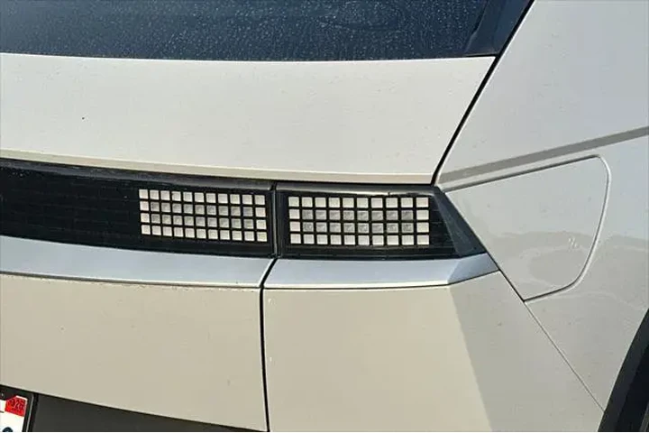 $24990 : Hyundai IONIQ 5 2023 SEL 4dr image 6