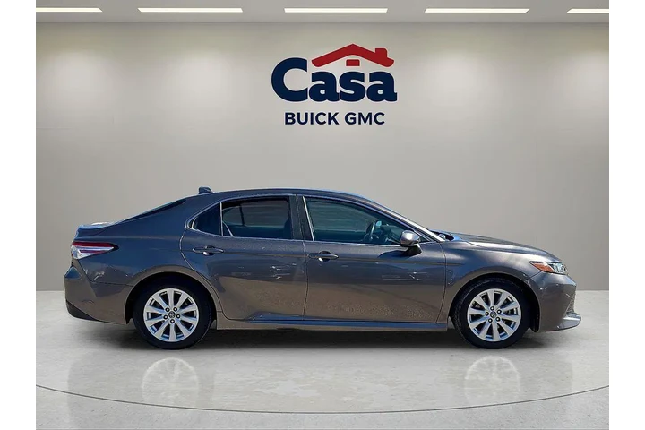 $17582 : Toyota Camry 2019 LE 4dr Sed image 2