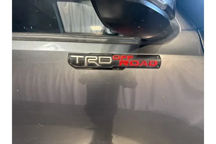 $28999 : Toyota Tacoma 2018 4x4 TRD O image 9