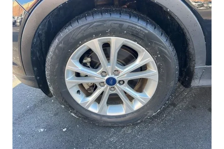 $11572 : Ford Escape 2018 AWD SE 4dr image 9