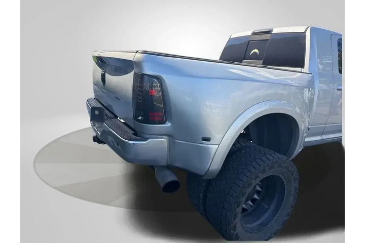 $32000 : Ram 3500 2014 4x4 Laramie 4d image 9