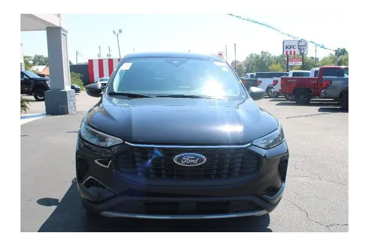 $28900 : Ford Escape 2023 Active 4dr image 2