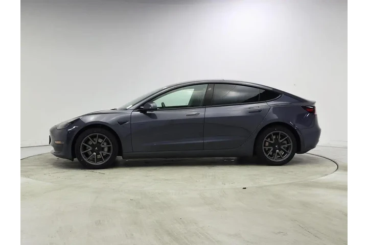 $27998 : Tesla Model 3 2022 AWD Long image 3