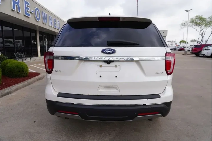 $13388 : Ford Explorer 2019 AWD XLT 4 image 5