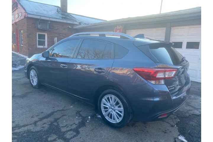 2017 Impreza image 5