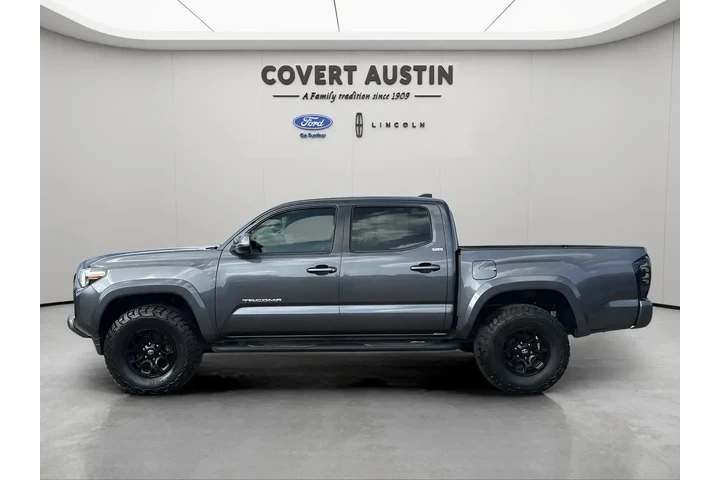 $34995 : Toyota Tacoma 2022 4x4 SR V6 image 2