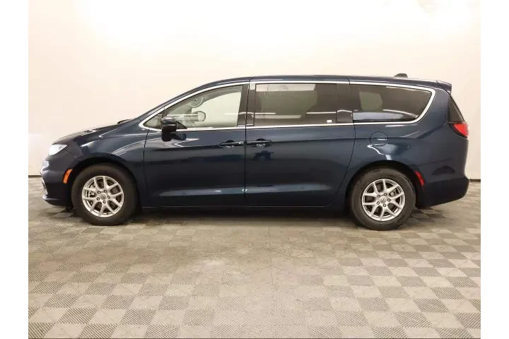 $24995 : Chrysler Pacifica 2023 Touri image 4