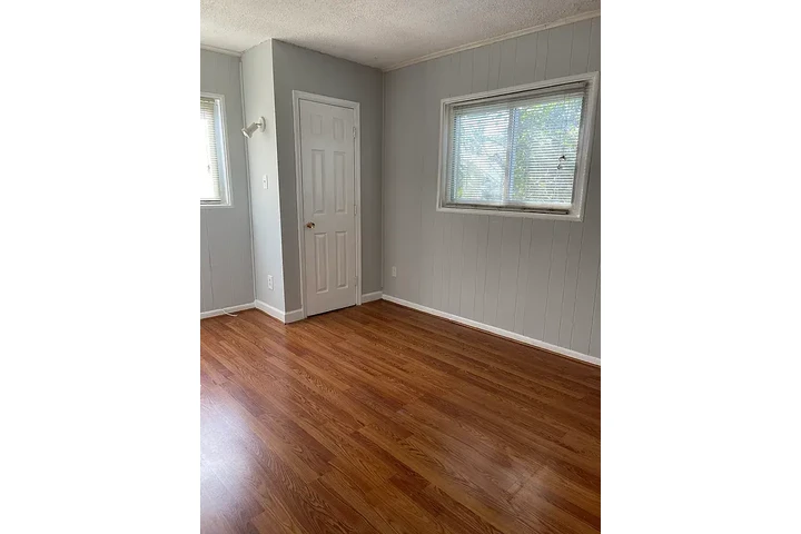 $2500 : SINGLE FAMILY HOUSE FOR RENT image 10