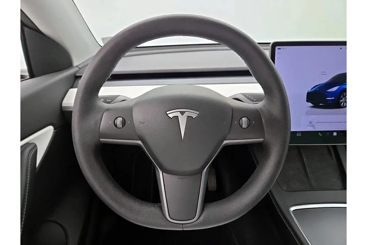 $27998 : Tesla Model Y 2022 AWD Long image 10