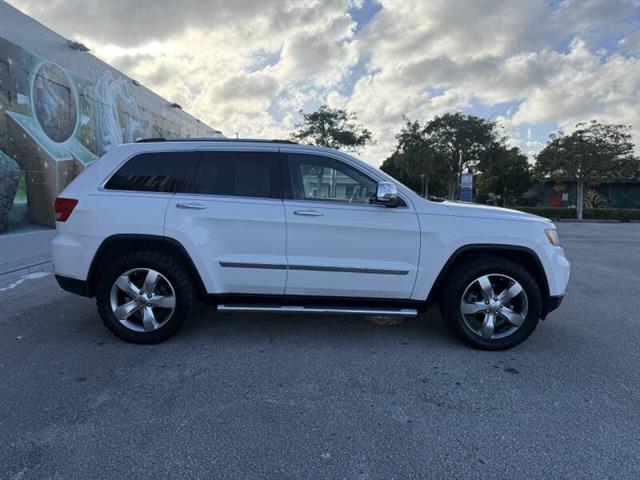 $9977 : 2013 Grand Cherokee Overland image 5