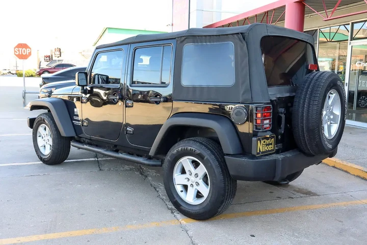 $19988 : 2016 Wrangler Unlimited 4WD 4 image 6