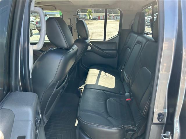 2018 Frontier PRO-4X Crew Cab image 7