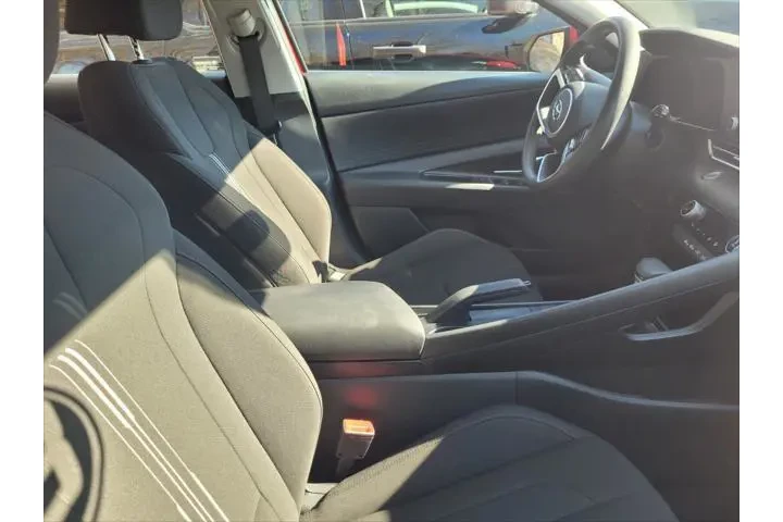 $19500 : Hyundai ELANTRA 2023 SEL 4dr image 7