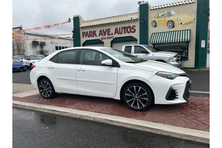 $10995 : 2017 Corolla SE image 3