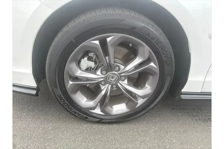 $27995 : Honda Accord Hybrid 2023 EX- image 9