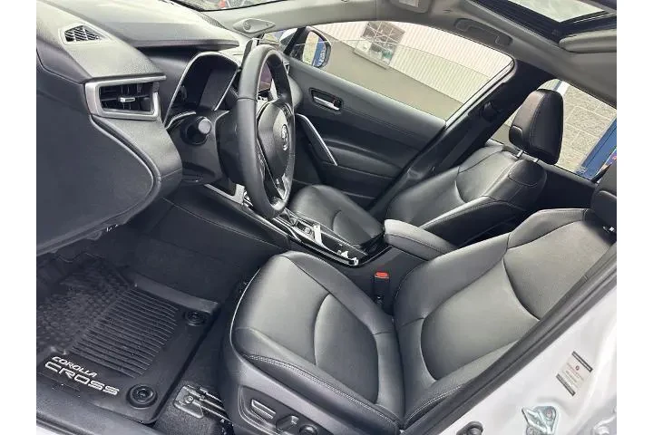 $27895 : Toyota Corolla Cross 2023 XL image 9