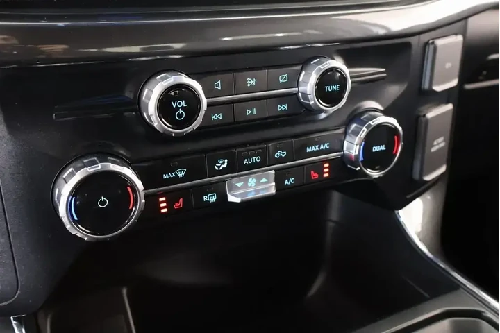 $39497 : Ford F-150 2023 4x4 Lariat 4 image 8