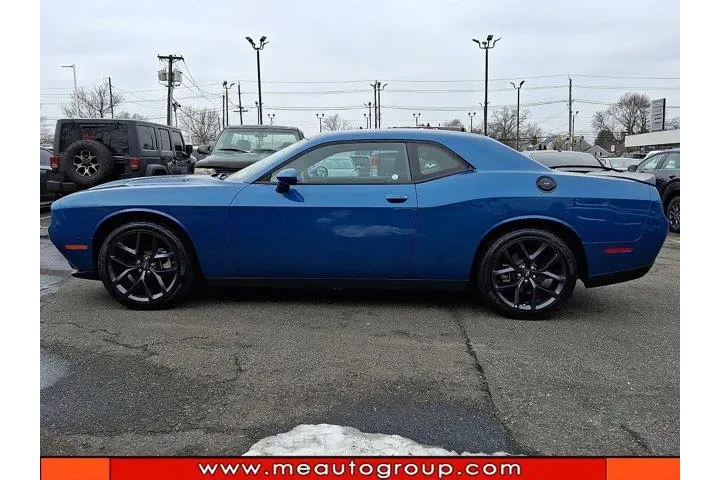 $24650 : Dodge Challenger 2023 SXT 2d image 2