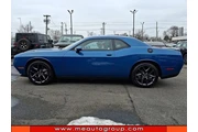 $24650 : Dodge Challenger 2023 SXT 2d thumbnail