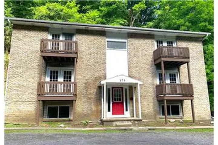 $625 : Rental property with 2 bedro image 1