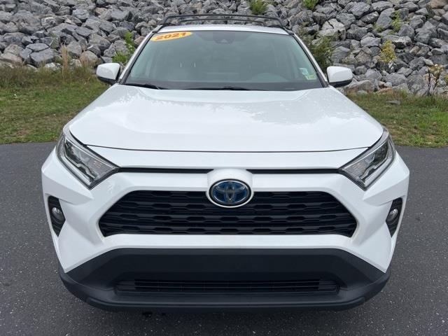 $26735 : PRE-OWNED 2021 TOYOTA RAV4 HY image 2