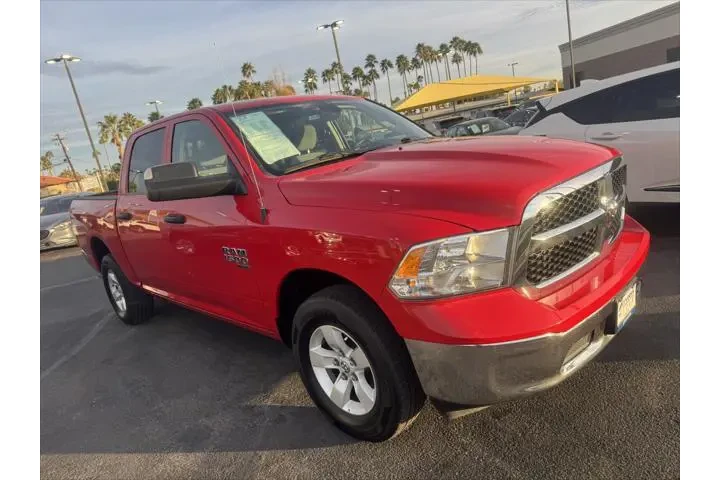 $31590 : Ram 1500 Classic 2023 4x4 SL image 3