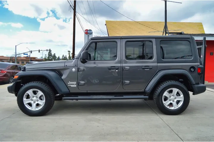 $23995 : Used 2019 Wrangler Unlimited image 2