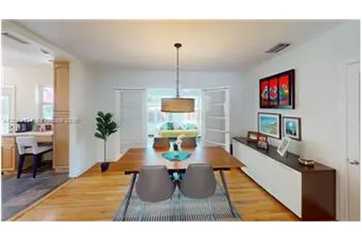 $4500 : Rental property with 3 bedro image 3