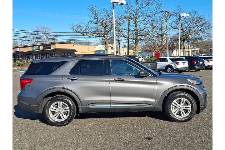 $31688 : Ford Explorer 2022 AWD XLT 4 image 7