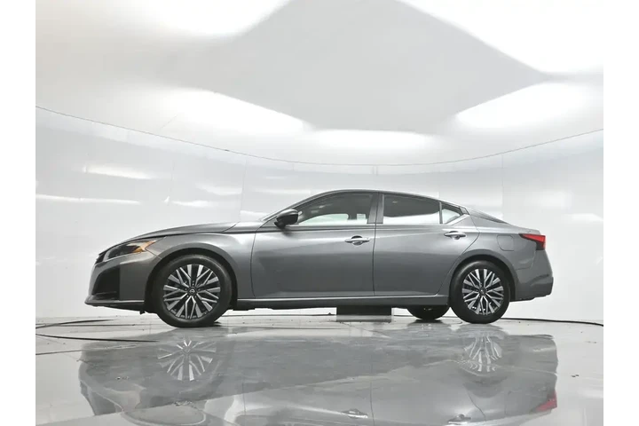 $15306 : Nissan Altima 2024 2.5 SV 4d image 7